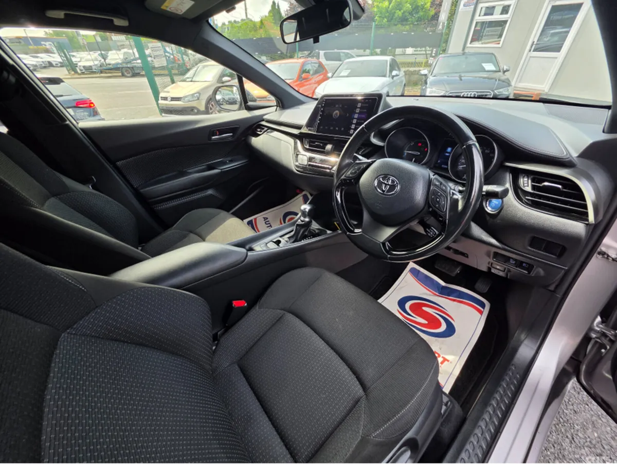 Toyota C-HR MPV, Petrol Hybrid, 2019, Silver