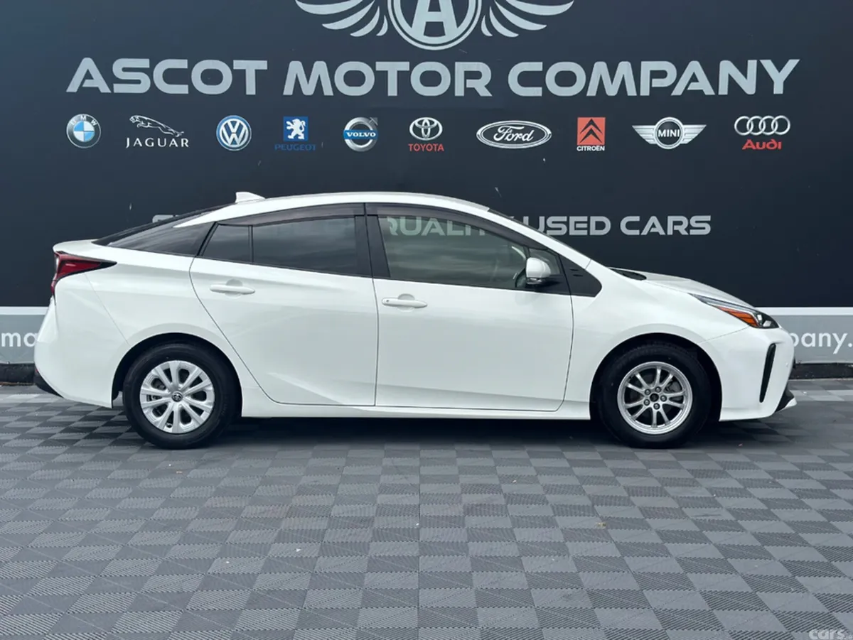 Toyota Prius Hatchback, Petrol Hybrid, 2022, White