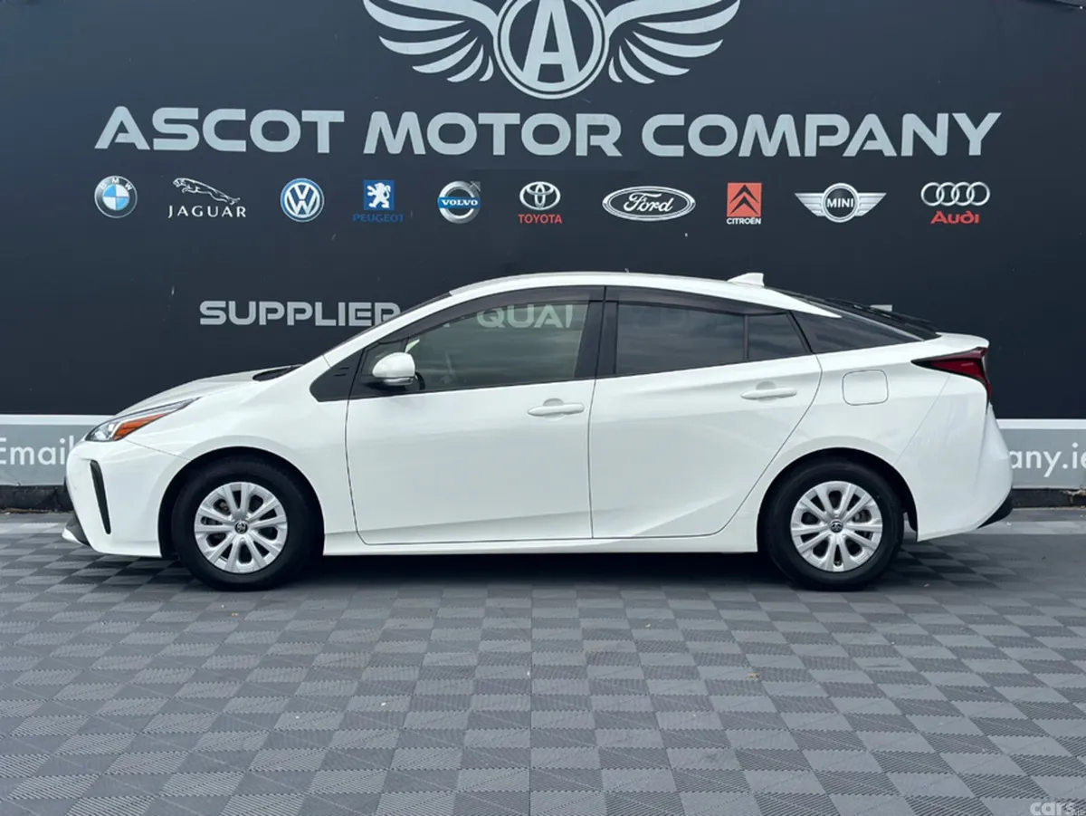 Toyota Prius Hatchback, Petrol Hybrid, 2022, White