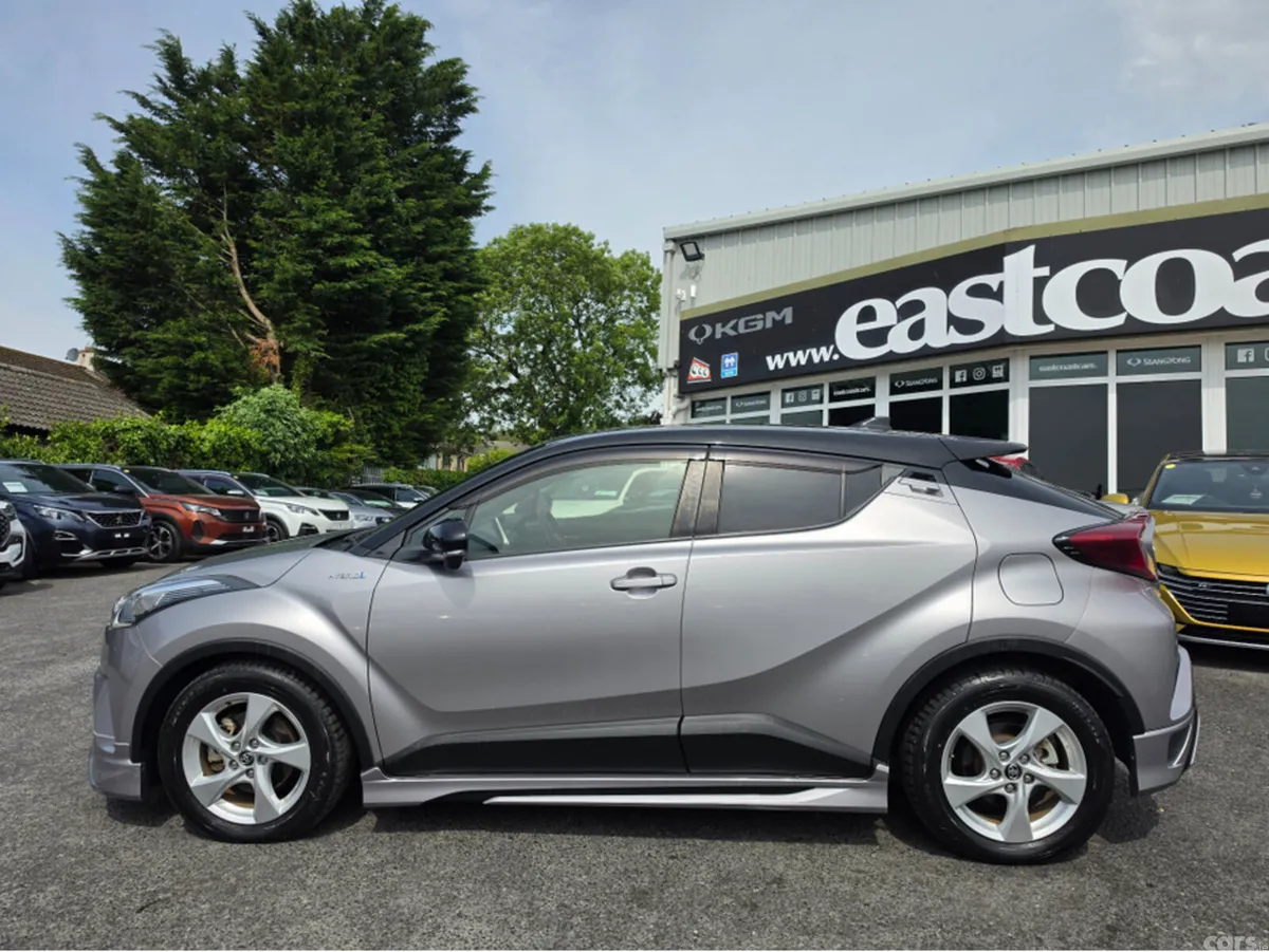Toyota C-HR MPV, Petrol Hybrid, 2019, Silver