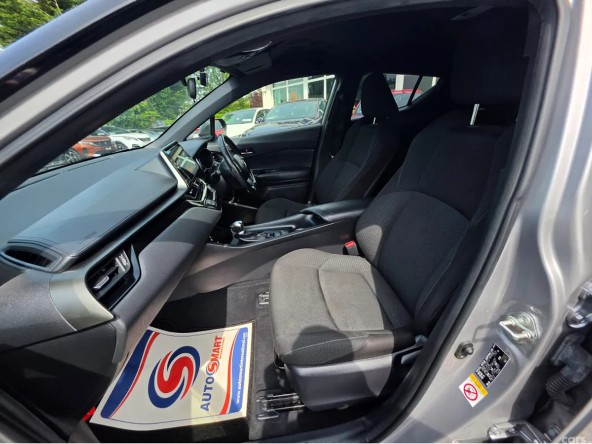 Toyota C-HR MPV, Petrol Hybrid, 2019, Silver