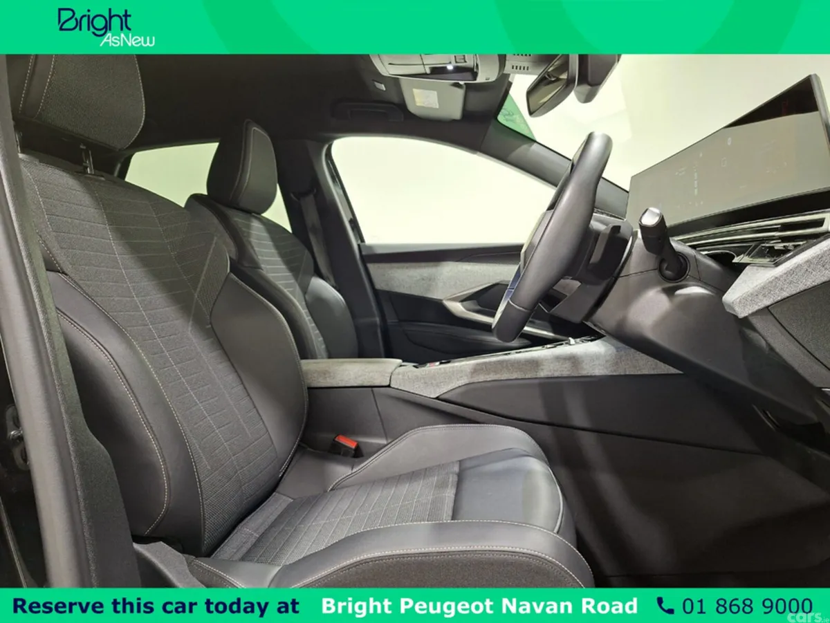 Peugeot 3008 MPV, Petrol, 2025, Black