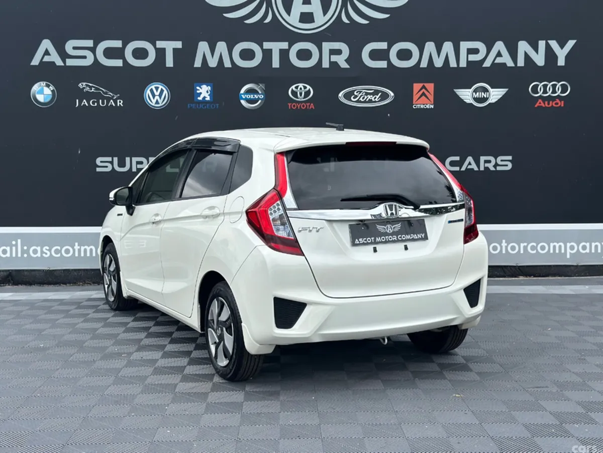 Honda Fit Hatchback, Petrol Hybrid, 2015, White