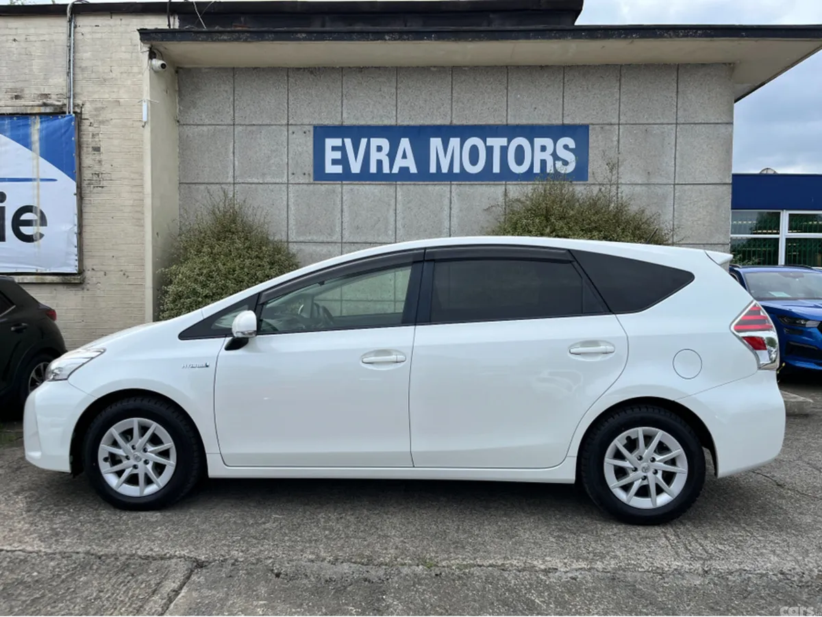 Toyota Prius MPV, Petrol Hybrid, 2015, White