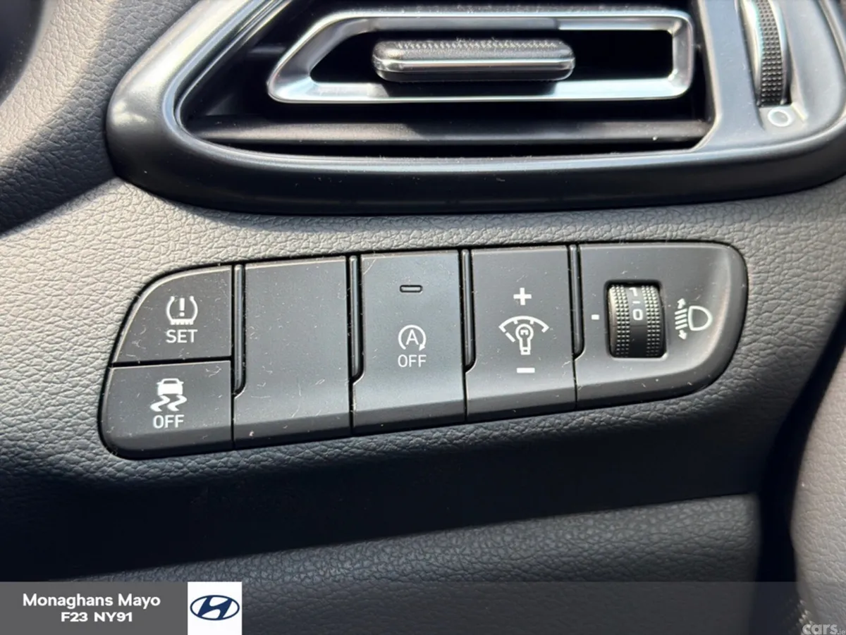 Hyundai i30 Hatchback, Petrol, 2026, Green