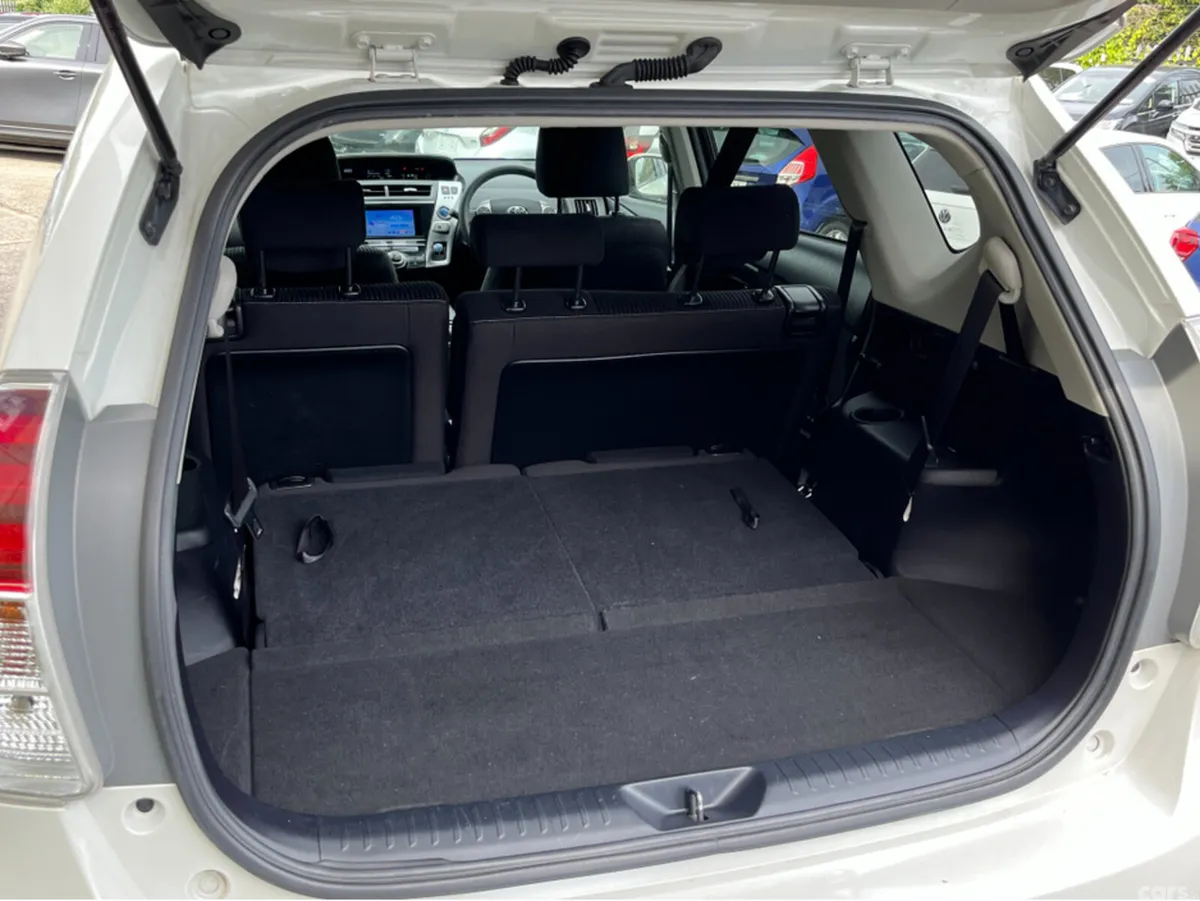 Toyota Prius MPV, Petrol Hybrid, 2015, White