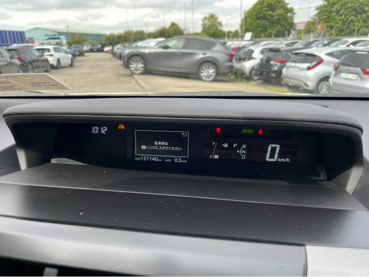 Toyota Prius MPV, Petrol Hybrid, 2015, White