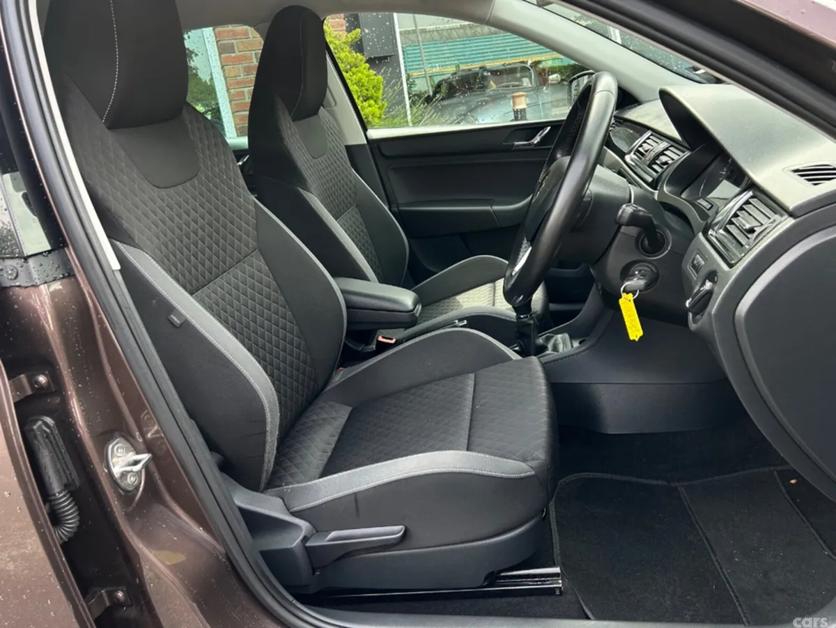 Skoda Rapid Hatchback, Diesel, 2016, Brown