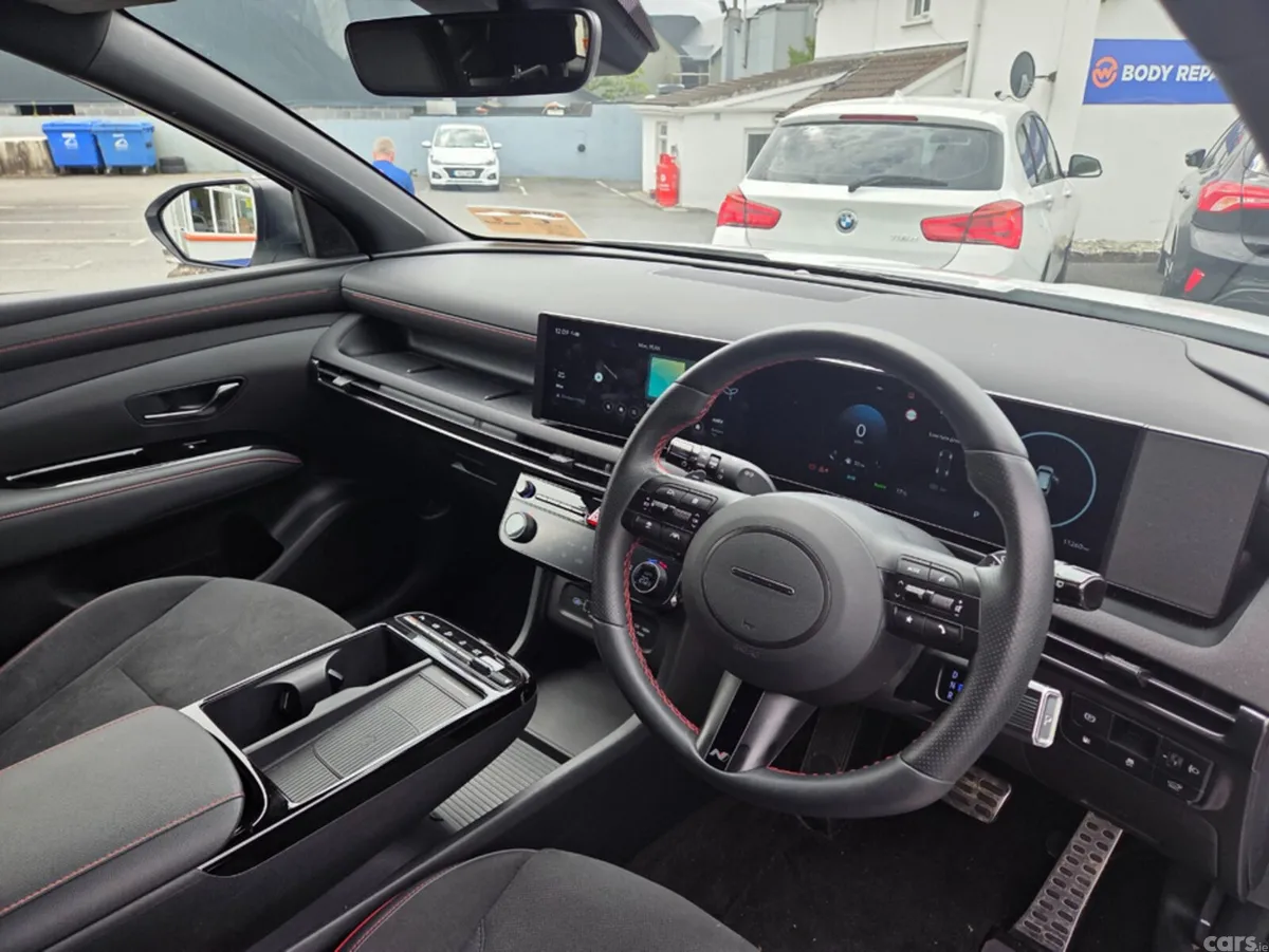 Hyundai Tucson Estate, Petrol Plug-in Hybrid, 2025, White