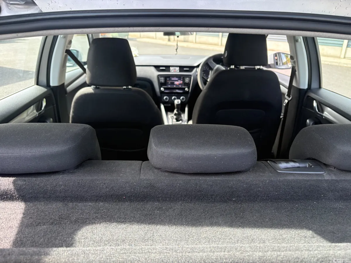Skoda Octavia Saloon, Diesel, 2018, Grey