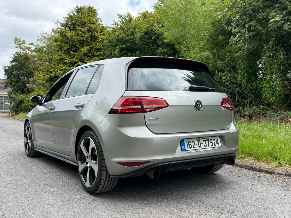 Volkswagen Golf Hatchback, Petrol, 2016, Silver