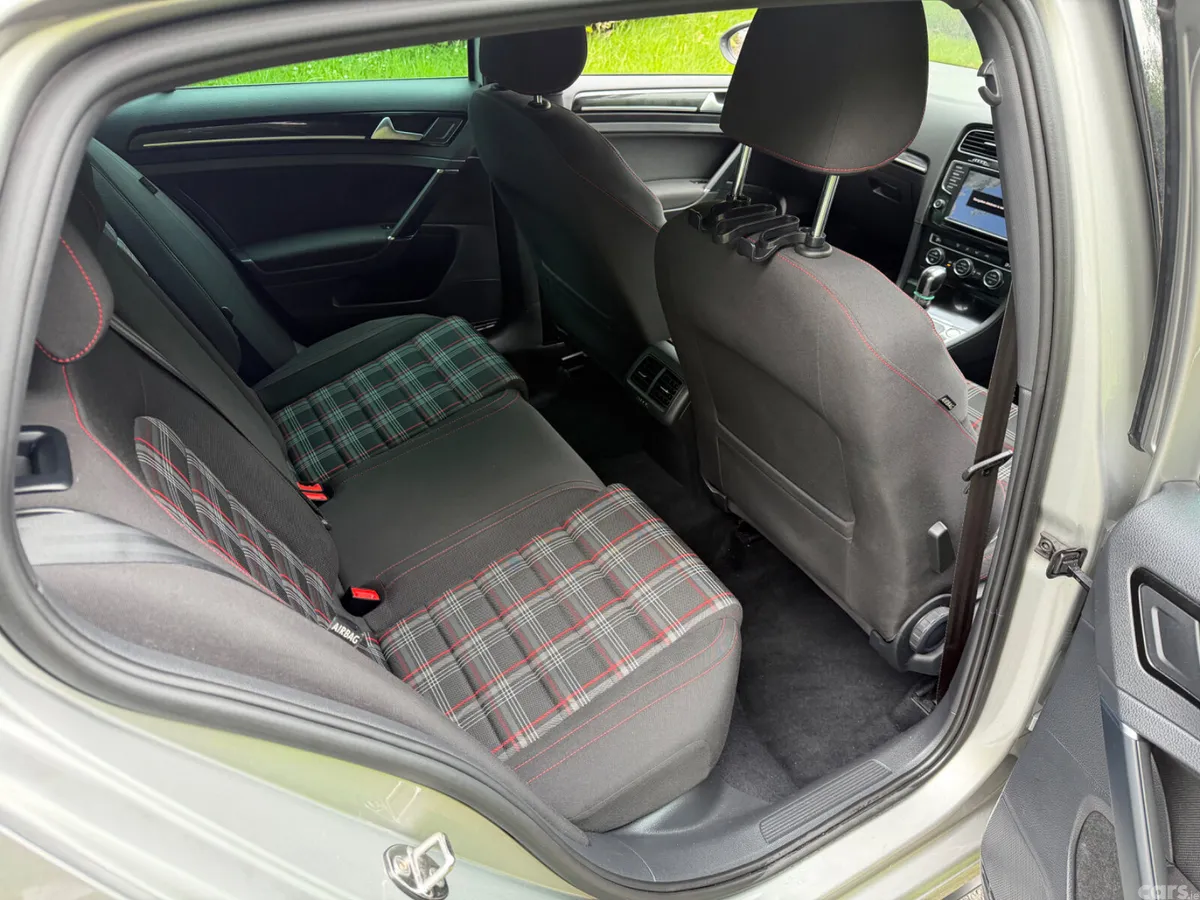 Volkswagen Golf Hatchback, Petrol, 2016, Silver
