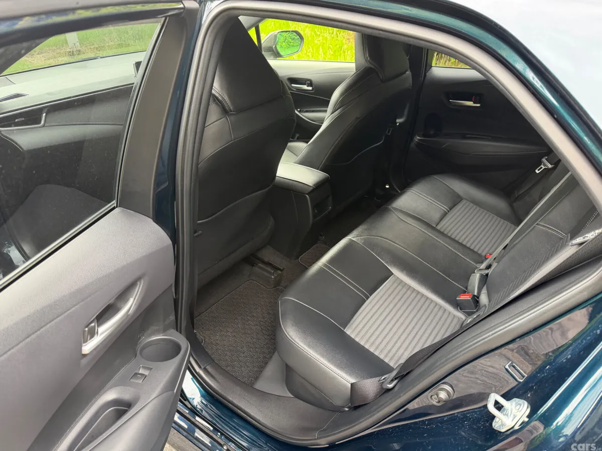 Toyota Corolla Hatchback, Petrol Hybrid, 2020, Blue