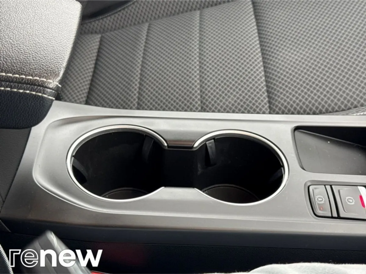Renault Arkana Hatchback, Petrol, 2023, Red