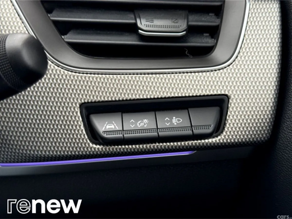 Renault Arkana Hatchback, Petrol, 2023, Red