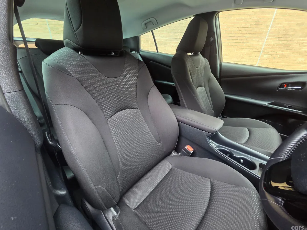 Toyota Prius Hatchback, Petrol Hybrid, 2021, White