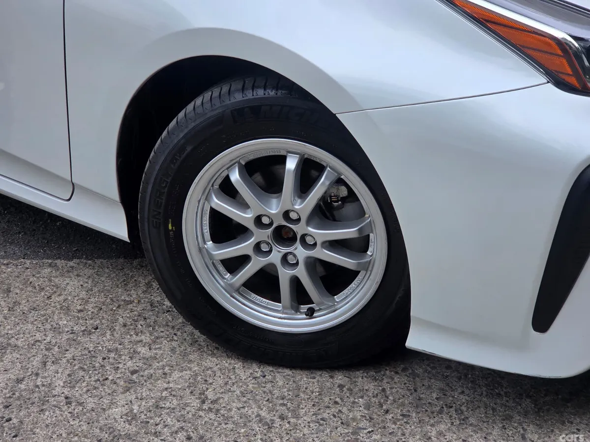 Toyota Prius Hatchback, Petrol Hybrid, 2021, White