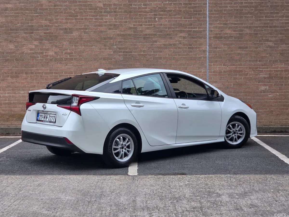 Toyota Prius Hatchback, Petrol Hybrid, 2021, White