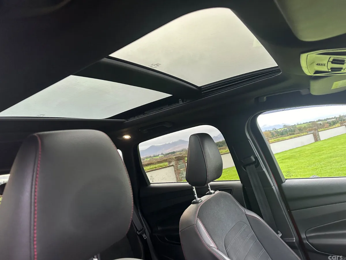 Ford Kuga SUV, Diesel, 2019, Red