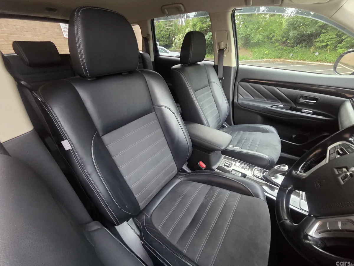 Mitsubishi Outlander MPV, Petrol Plug-in Hybrid, 2018, Black