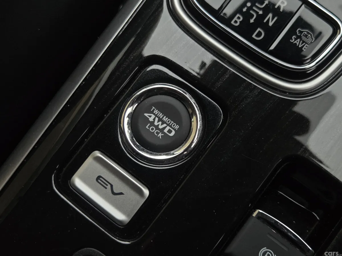 Mitsubishi Outlander MPV, Petrol Plug-in Hybrid, 2018, Black