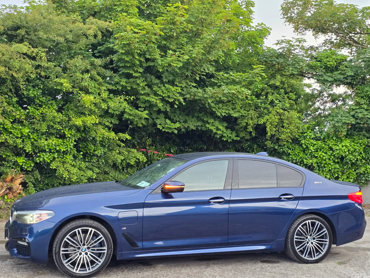 BMW 5-Series Saloon, Petrol Plug-in Hybrid, 2017, Blue