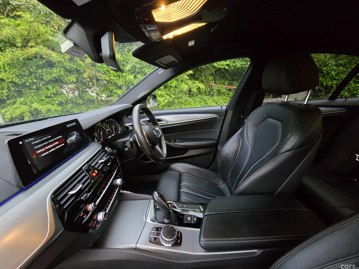 BMW 5-Series Saloon, Petrol Plug-in Hybrid, 2017, Blue