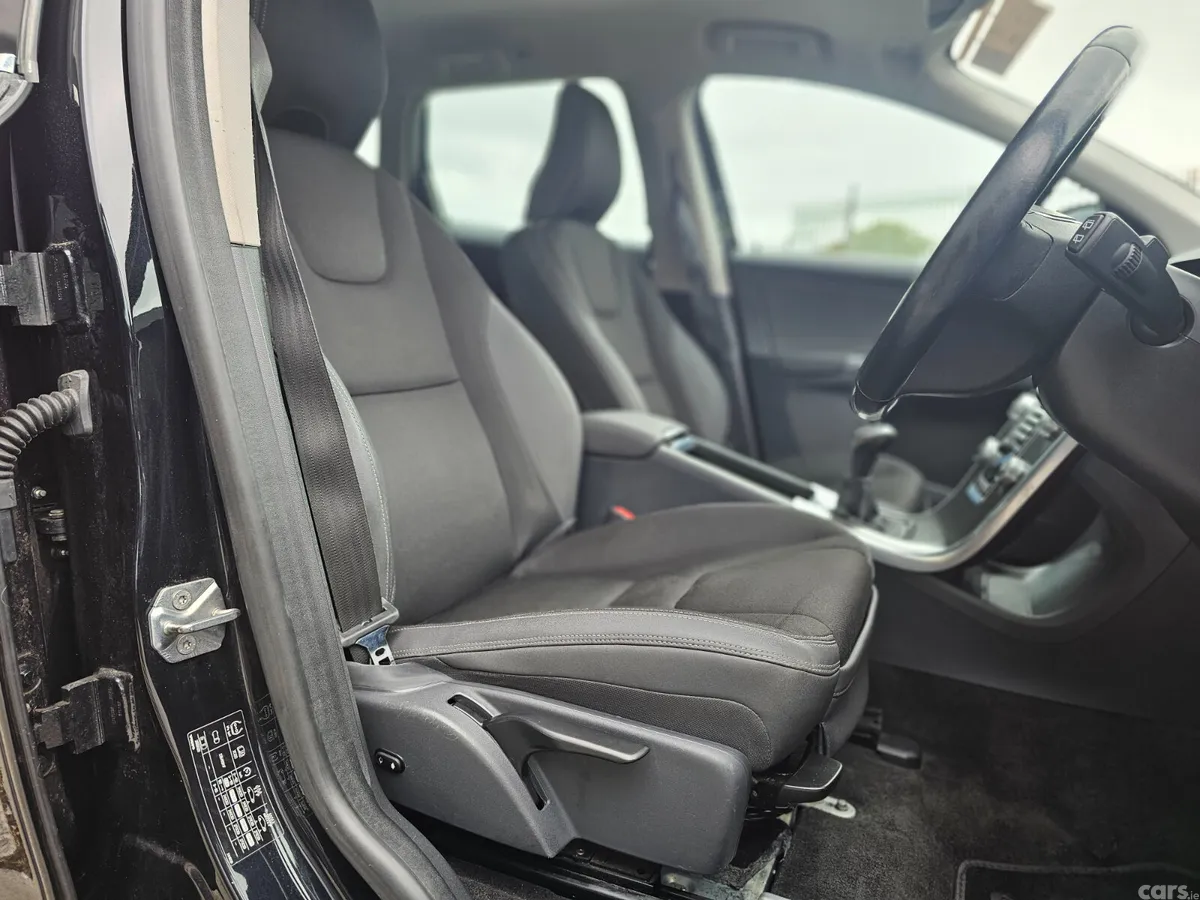 Volvo XC60 SUV, Diesel, 2014, Black