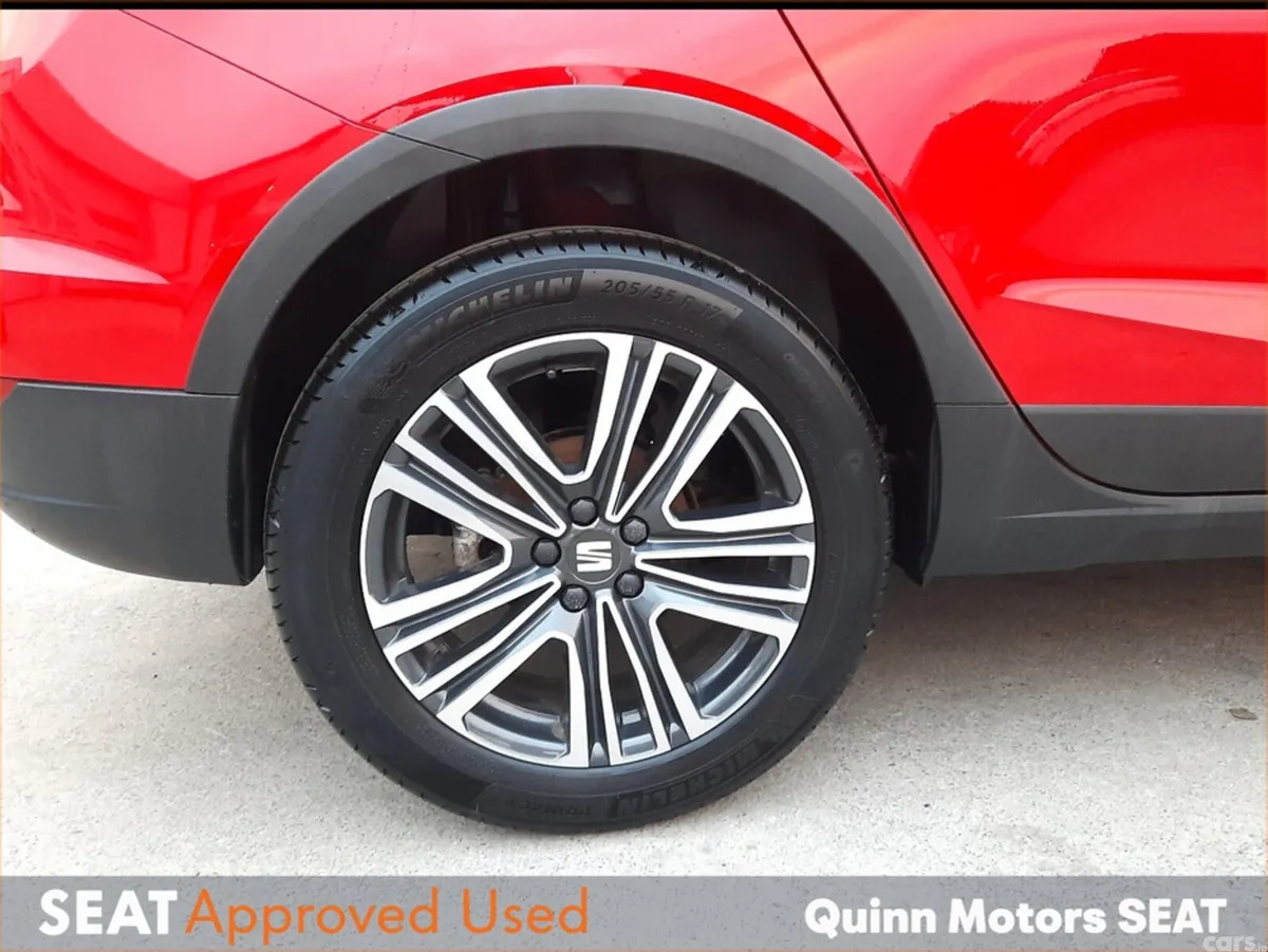 SEAT Arona Hatchback, Petrol, 2022, Red