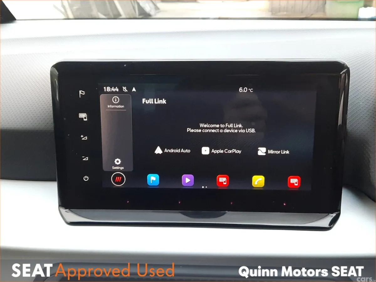 SEAT Arona Hatchback, Petrol, 2022, Red