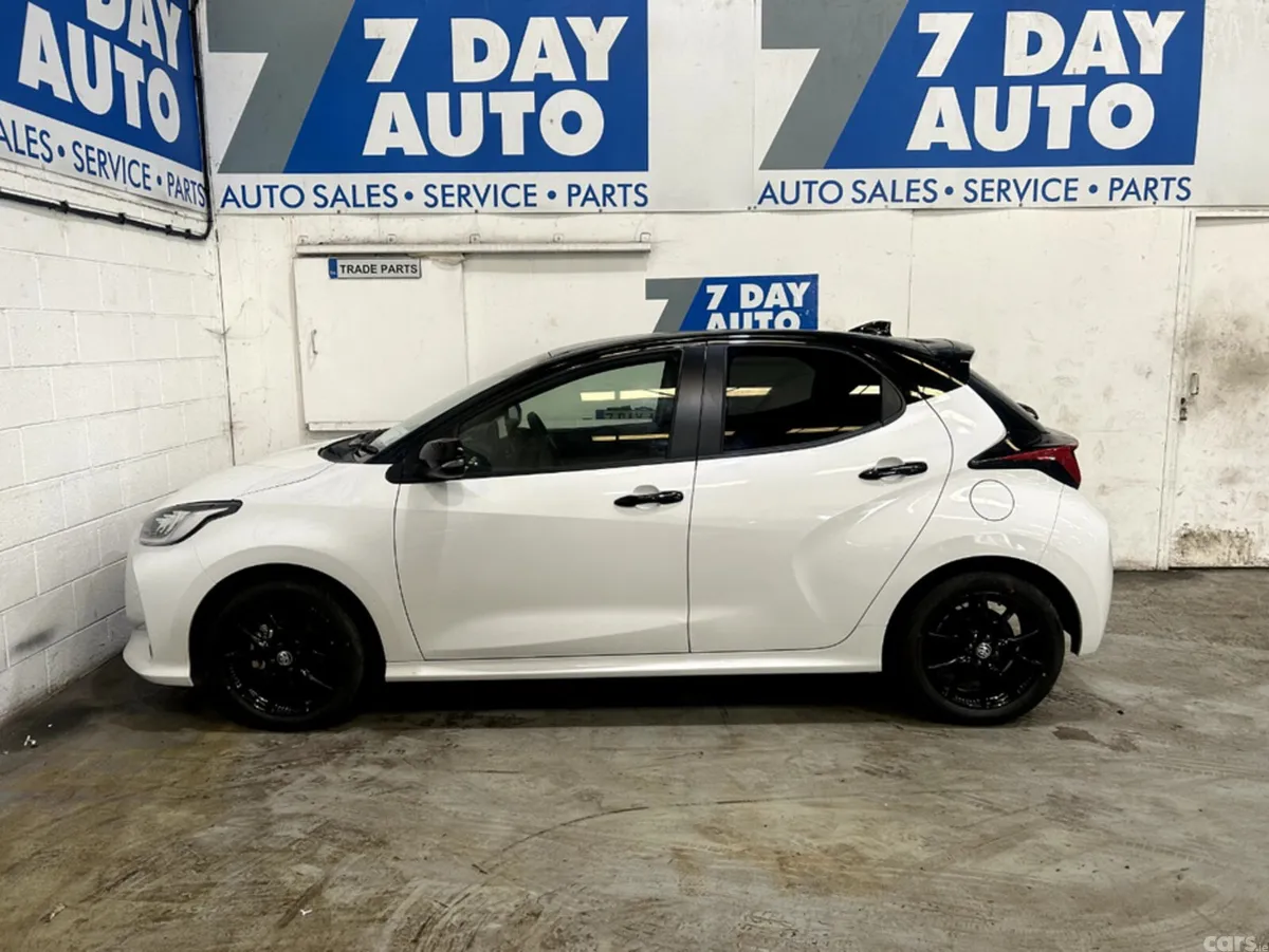 Toyota Yaris Hatchback, Petrol Hybrid, 2025, White