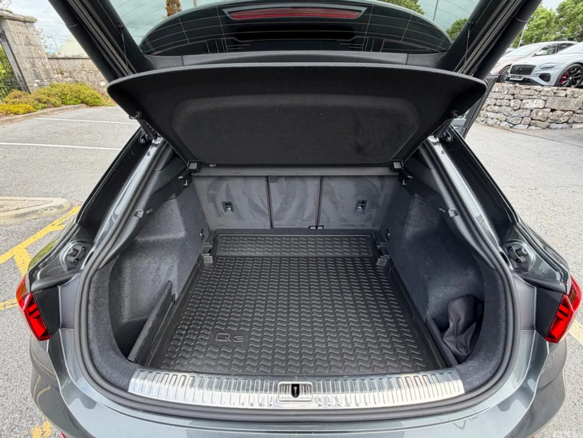 Audi Q3 Hatchback, Diesel, 2025, Grey