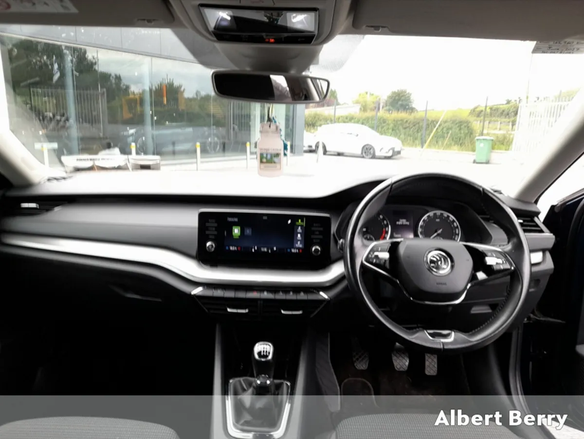 Skoda Octavia Hatchback, Diesel, 2021, Blue