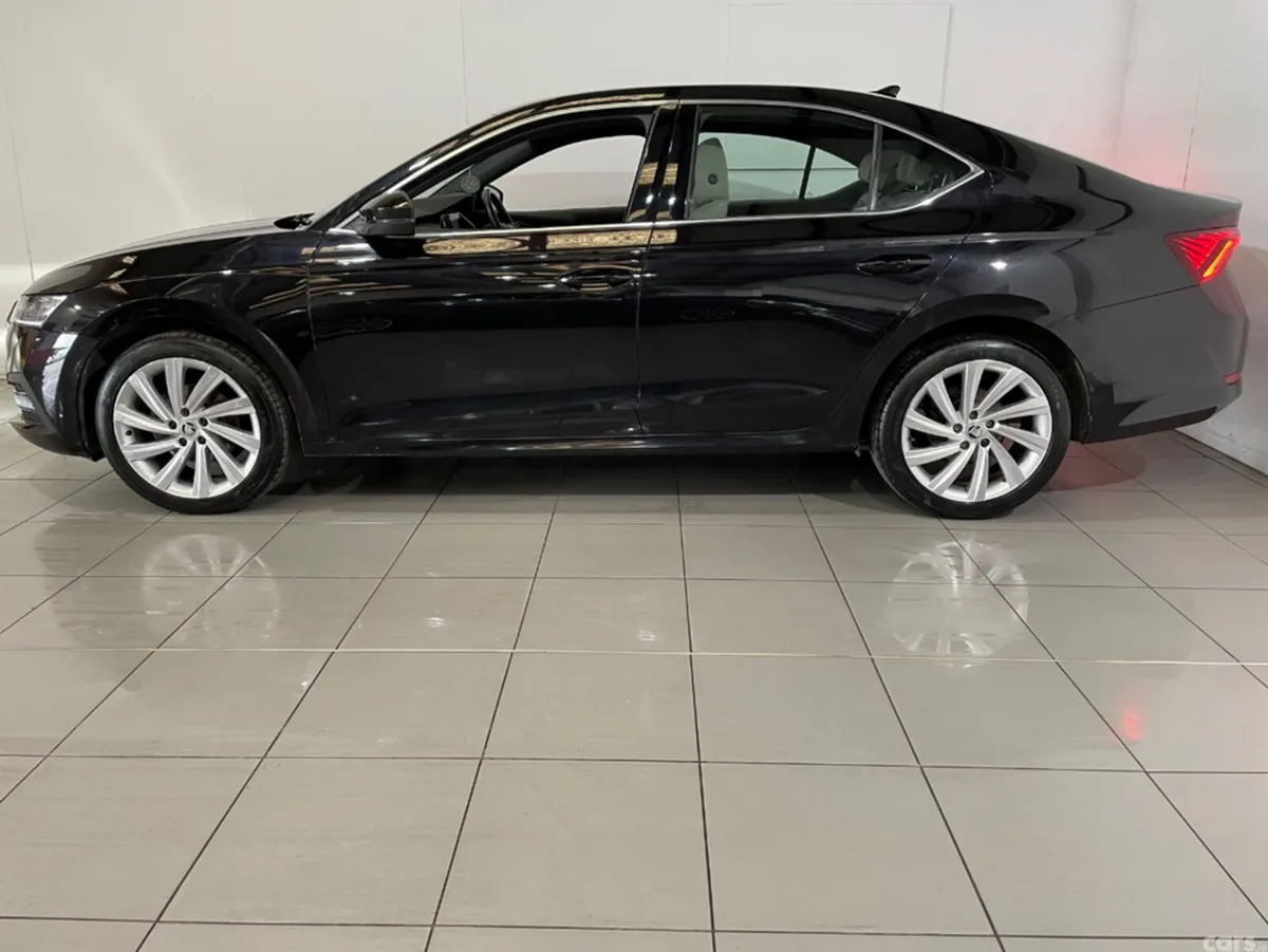Skoda Octavia Hatchback, Diesel, 2022, Black