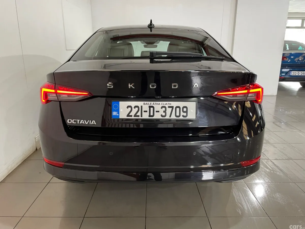 Skoda Octavia Hatchback, Diesel, 2022, Black