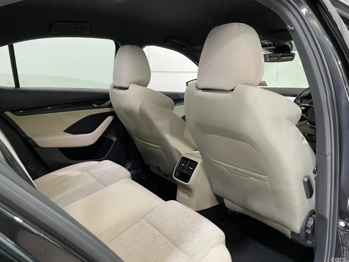Skoda Octavia Hatchback, Diesel, 2022, Black