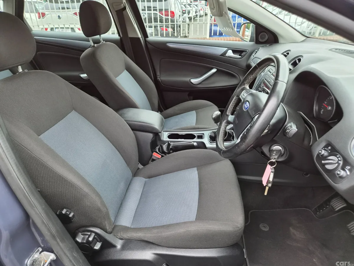 Ford Mondeo Saloon, Diesel, 2013, Blue