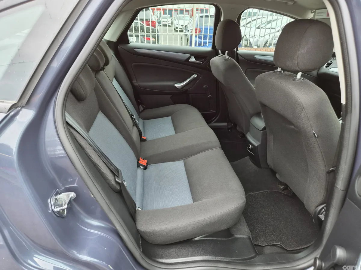 Ford Mondeo Saloon, Diesel, 2013, Blue