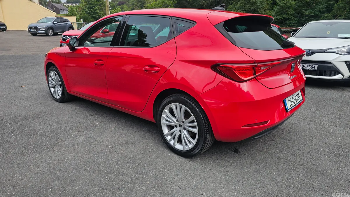 SEAT Leon Hatchback, Petrol, 2021, Red