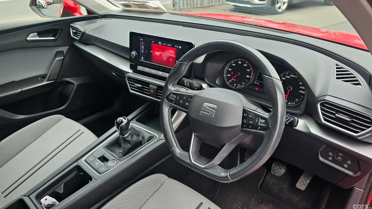 SEAT Leon Hatchback, Petrol, 2021, Red