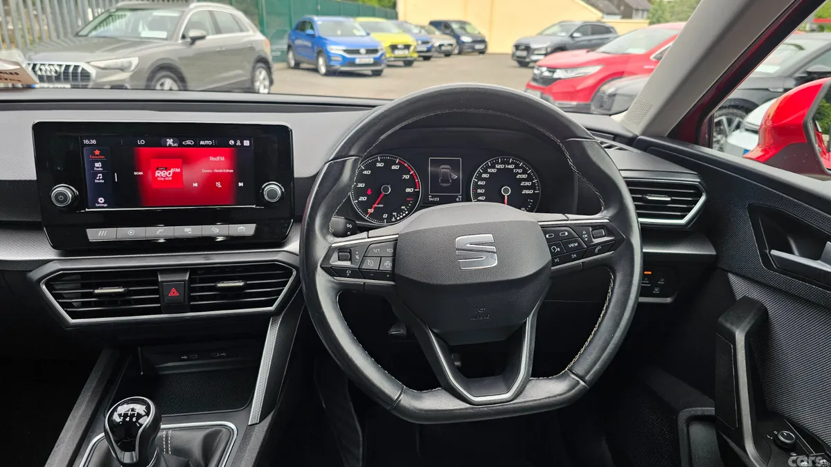 SEAT Leon Hatchback, Petrol, 2021, Red
