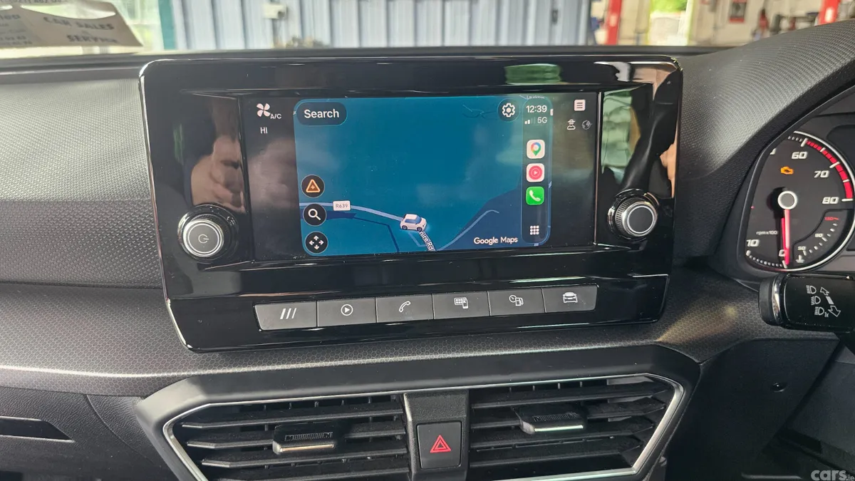 SEAT Leon Hatchback, Petrol, 2021, Red