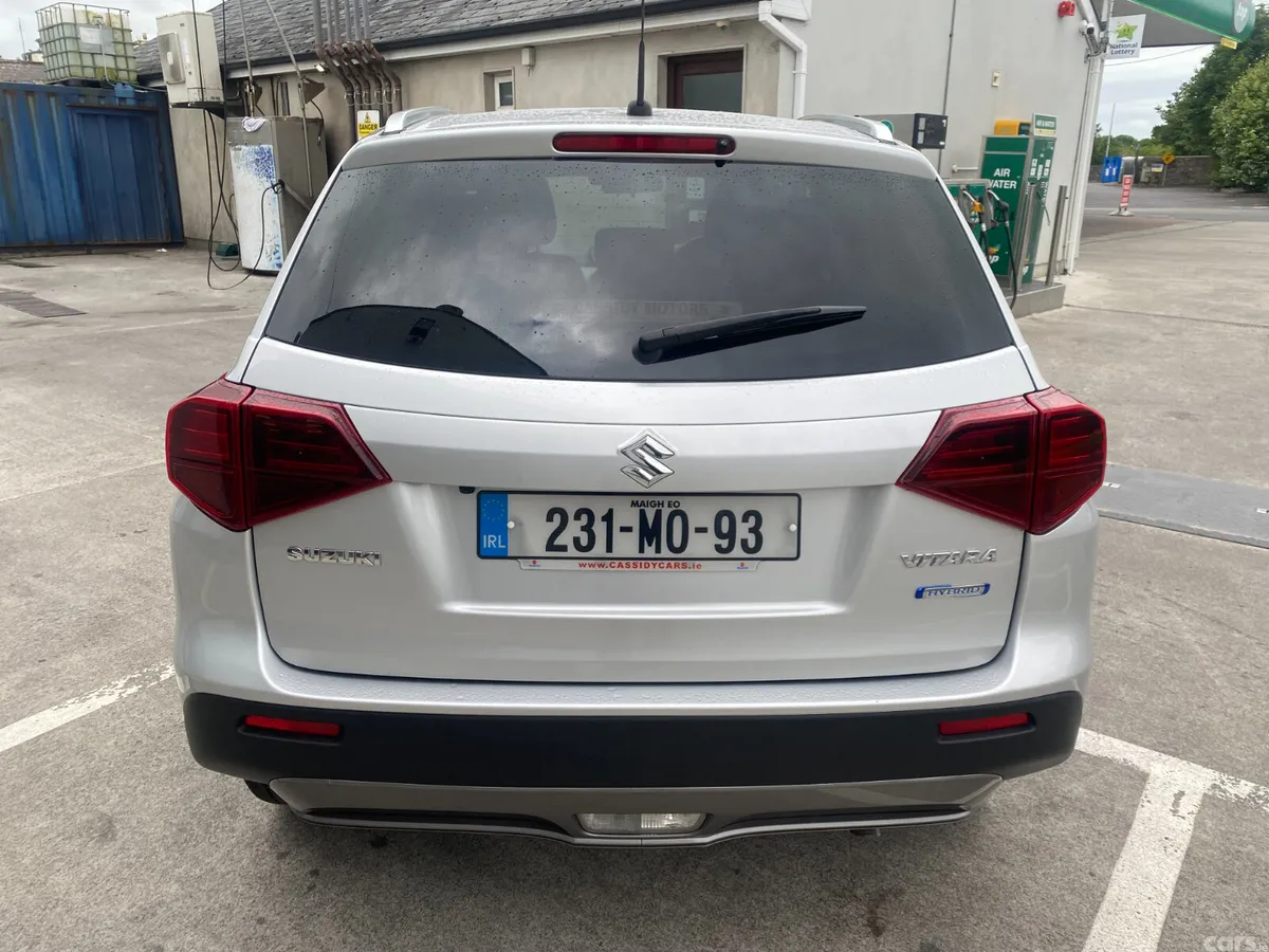 Suzuki Vitara SUV, Petrol Hybrid, 2023, Silver