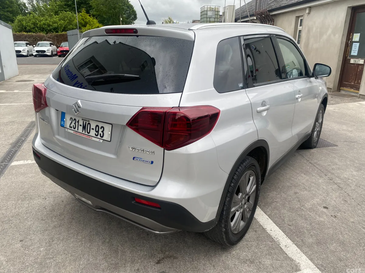 Suzuki Vitara SUV, Petrol Hybrid, 2023, Silver