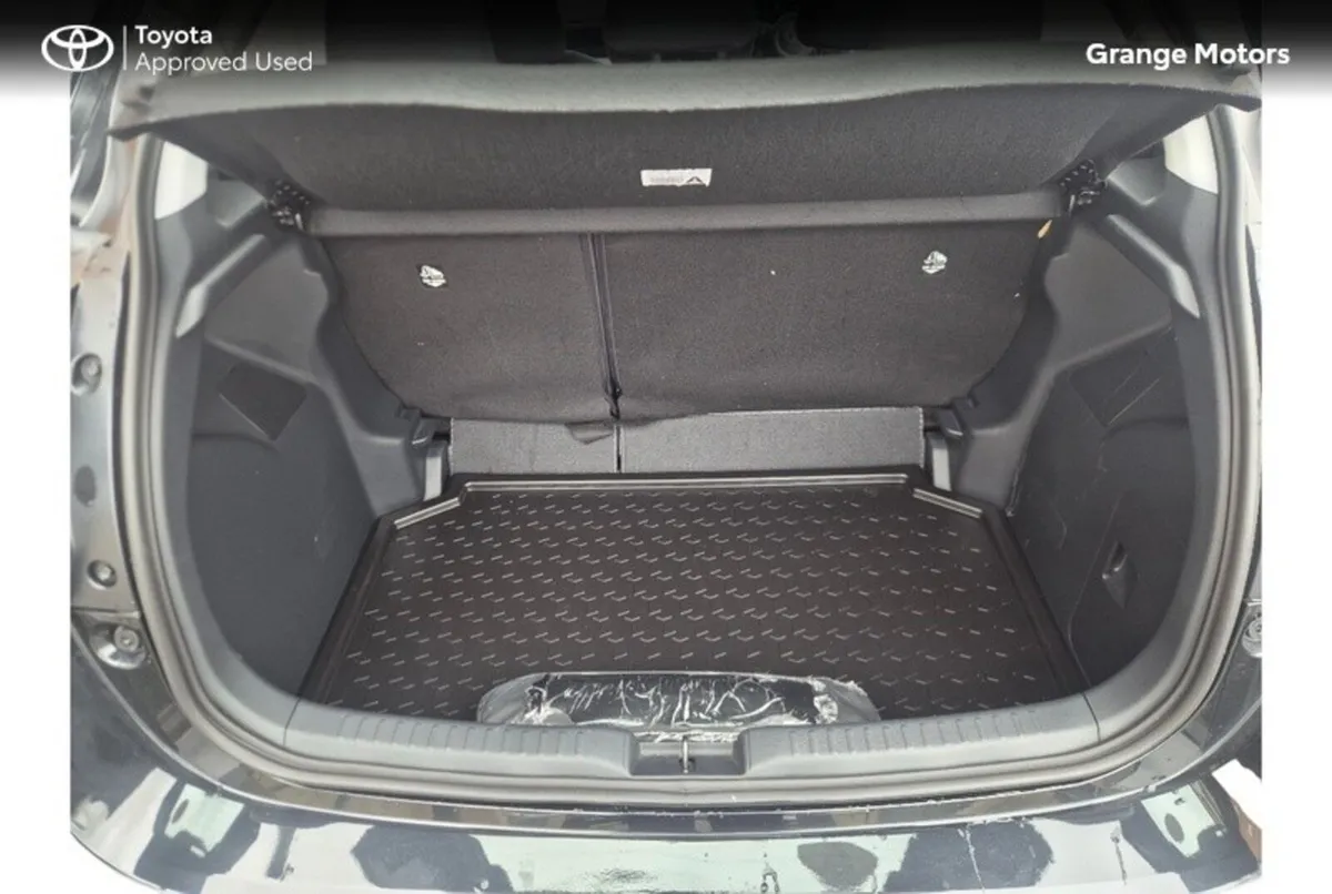 Toyota Yaris Hatchback, Petrol Hybrid, 2026, Black
