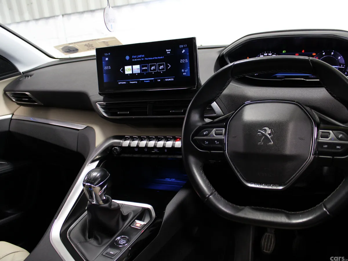 Peugeot 3008 MPV, Diesel, 2021, Red