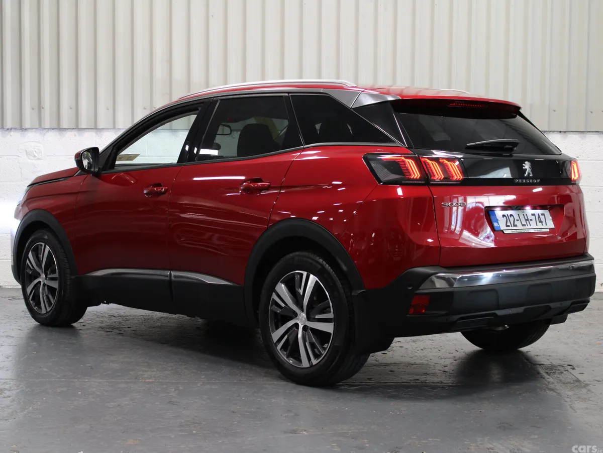 Peugeot 3008 MPV, Diesel, 2021, Red