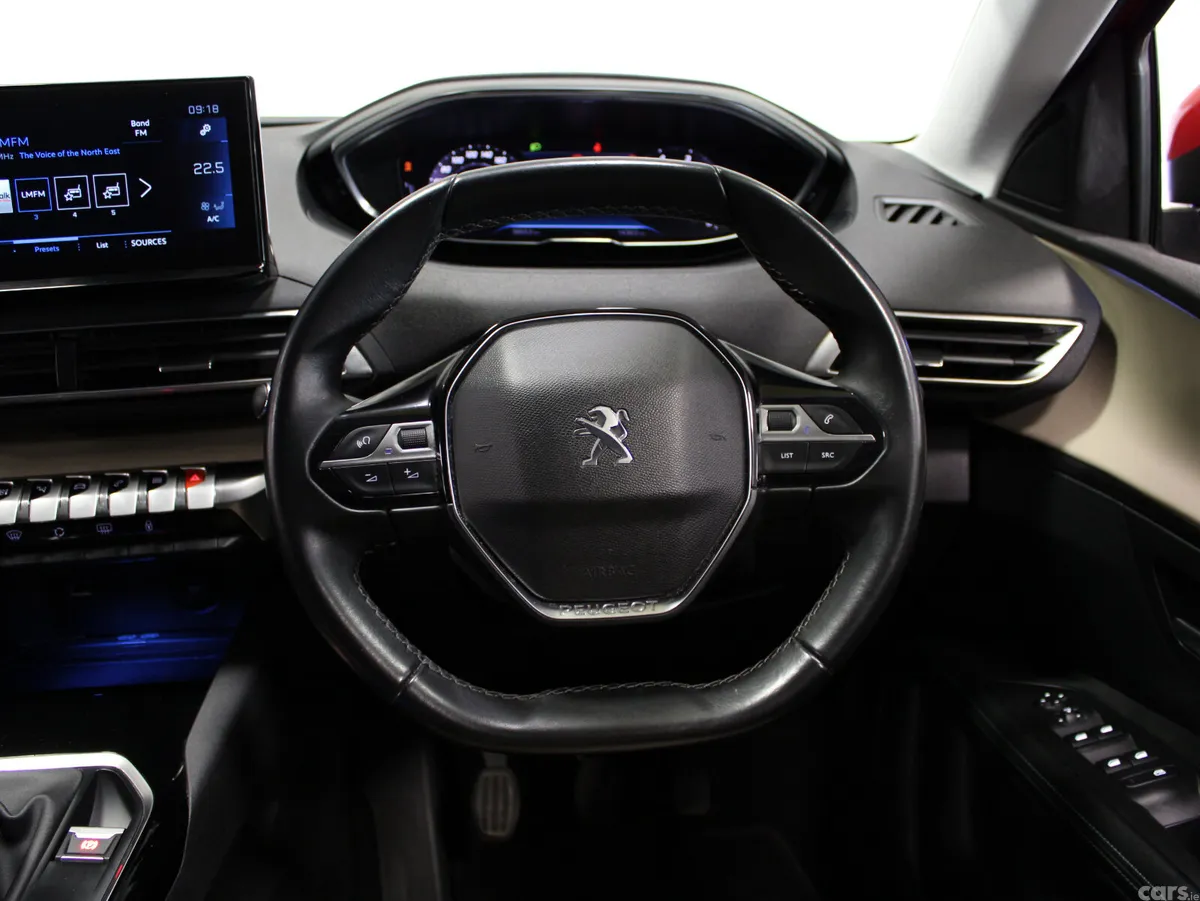 Peugeot 3008 MPV, Diesel, 2021, Red