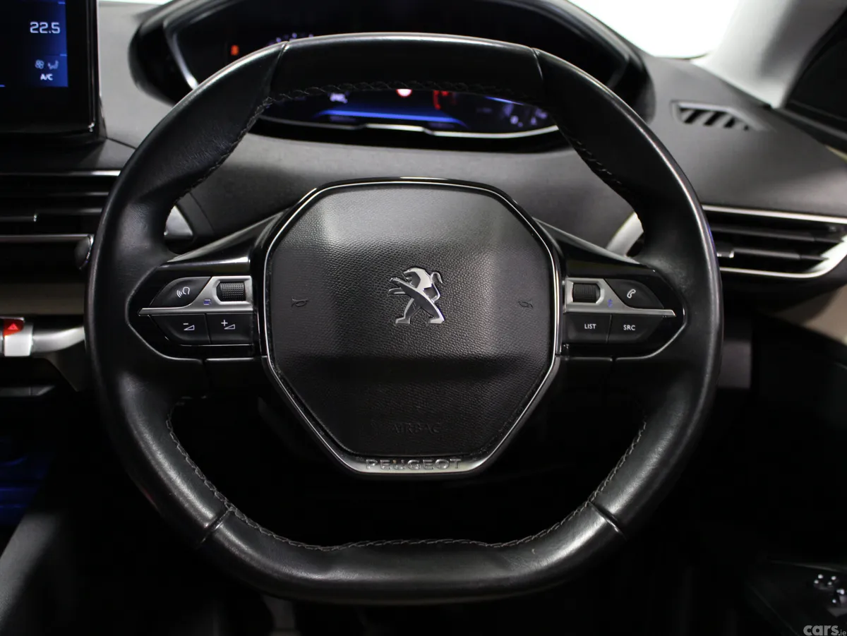 Peugeot 3008 MPV, Diesel, 2021, Red