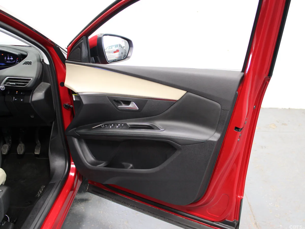 Peugeot 3008 MPV, Diesel, 2021, Red